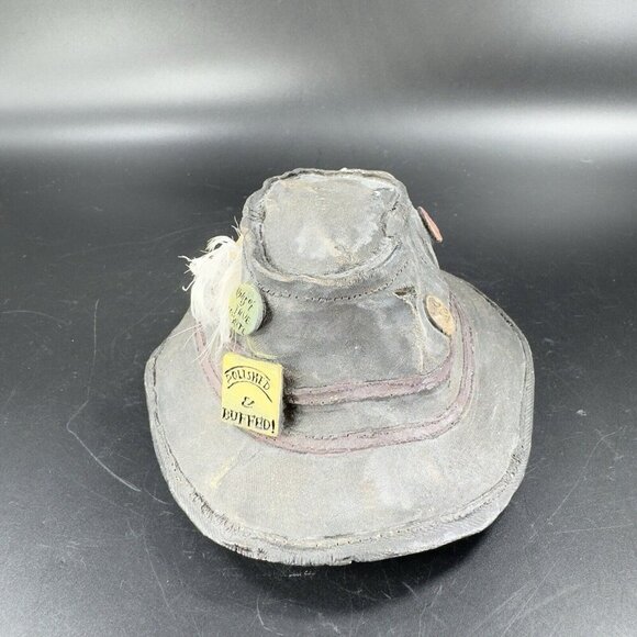 Desktop Bucket Boonie Fishing Hat Paperweight Polyresin Keypoint Signed Kip 08 - Picture 10 of 16